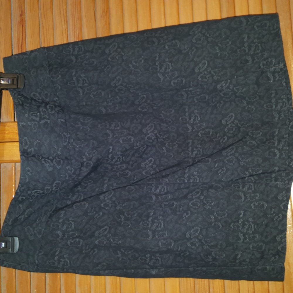 Mini skirt, no slit, no pockets